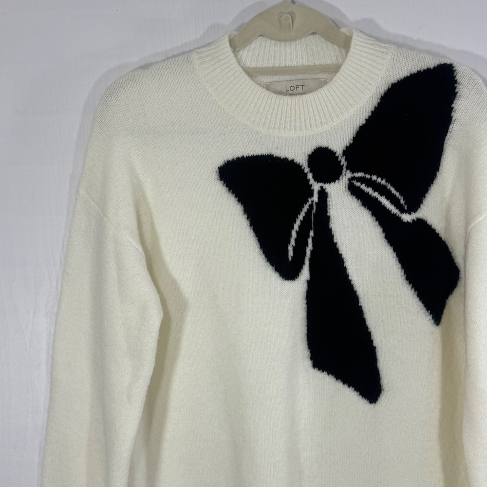 LOFT Cream Sweater with Black Bow Medium Long Sleeve Cozy Knit Pullover - Picture 3 of 10